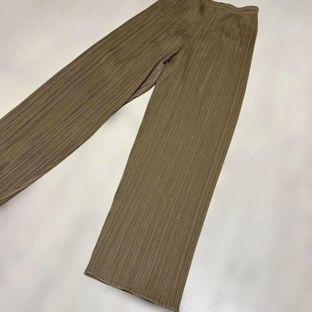 プリーツプリーズ　パンツ