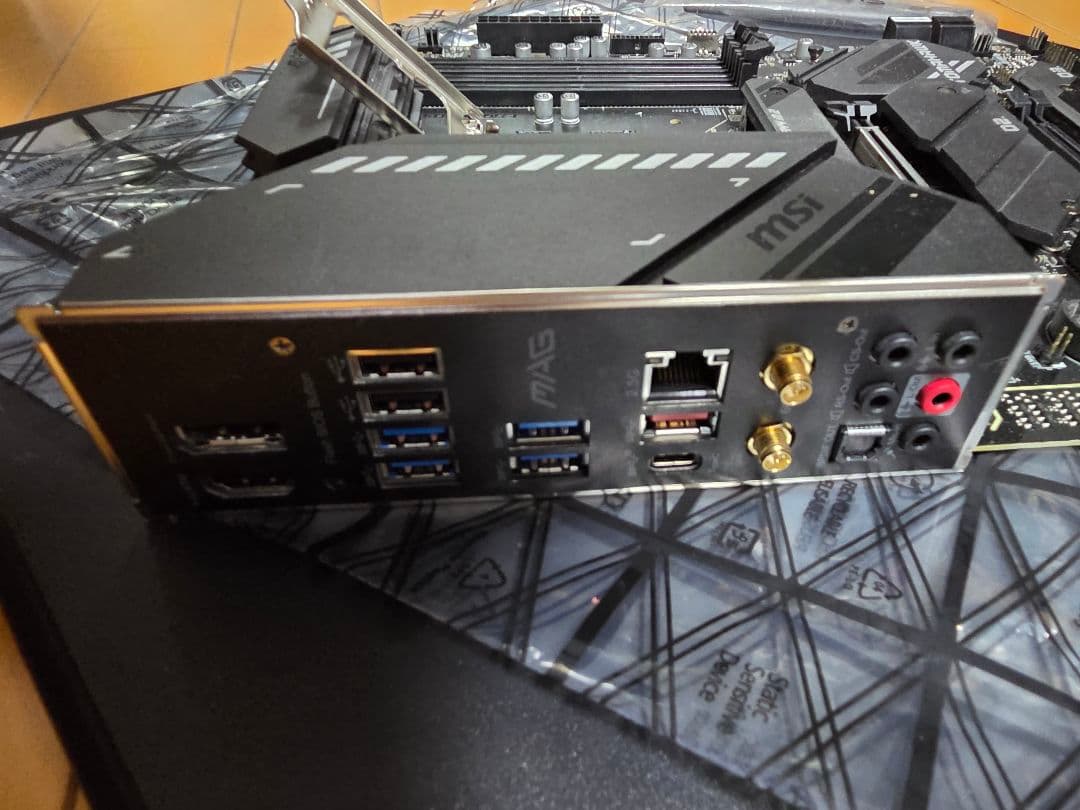 マザーボード MAG Z590 TOMAHAWK WIFI