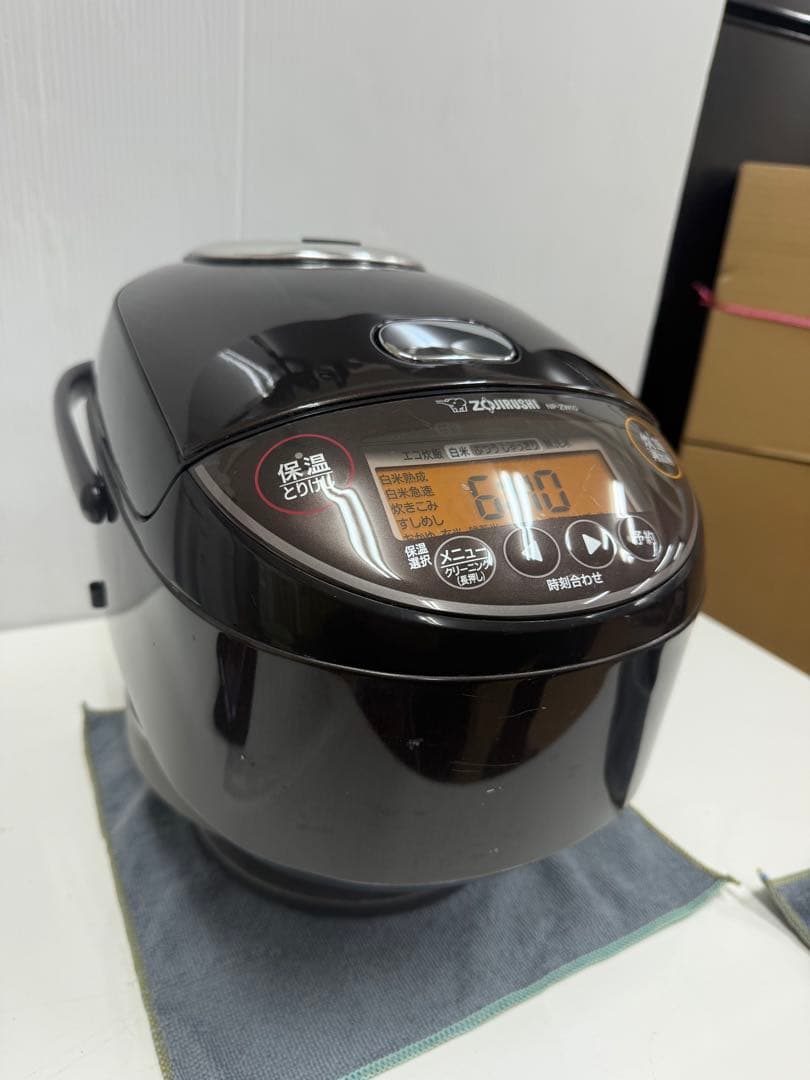 Zojirushi NP-ZW10 圧力IHジャー炊飯器　2022年製