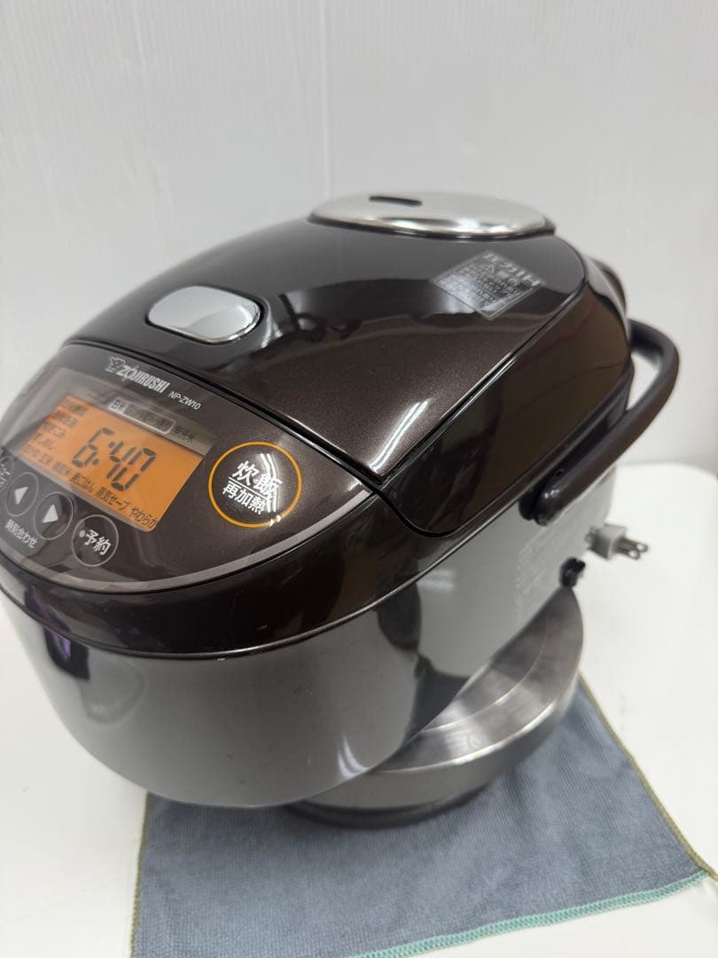 Zojirushi NP-ZW10 圧力IHジャー炊飯器　2022年製