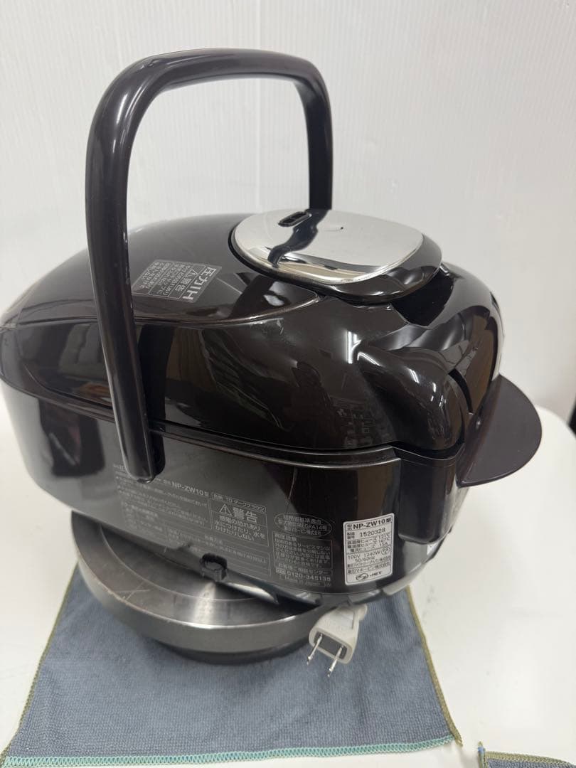 Zojirushi NP-ZW10 圧力IHジャー炊飯器　2022年製