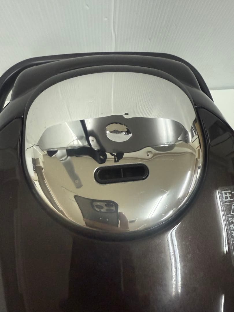 Zojirushi NP-ZW10 圧力IHジャー炊飯器　2022年製