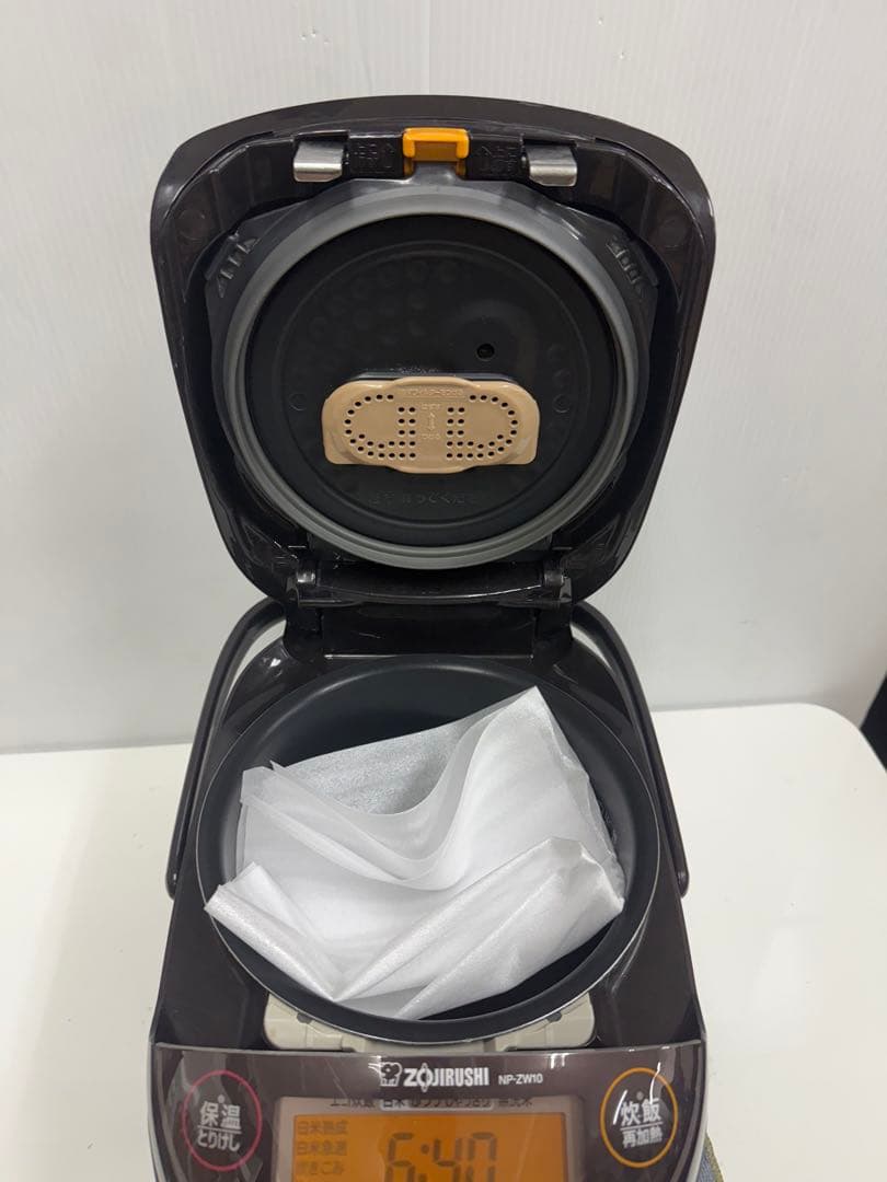 Zojirushi NP-ZW10 圧力IHジャー炊飯器　2022年製