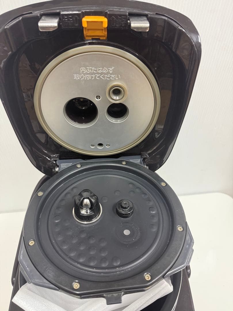 Zojirushi NP-ZW10 圧力IHジャー炊飯器　2022年製