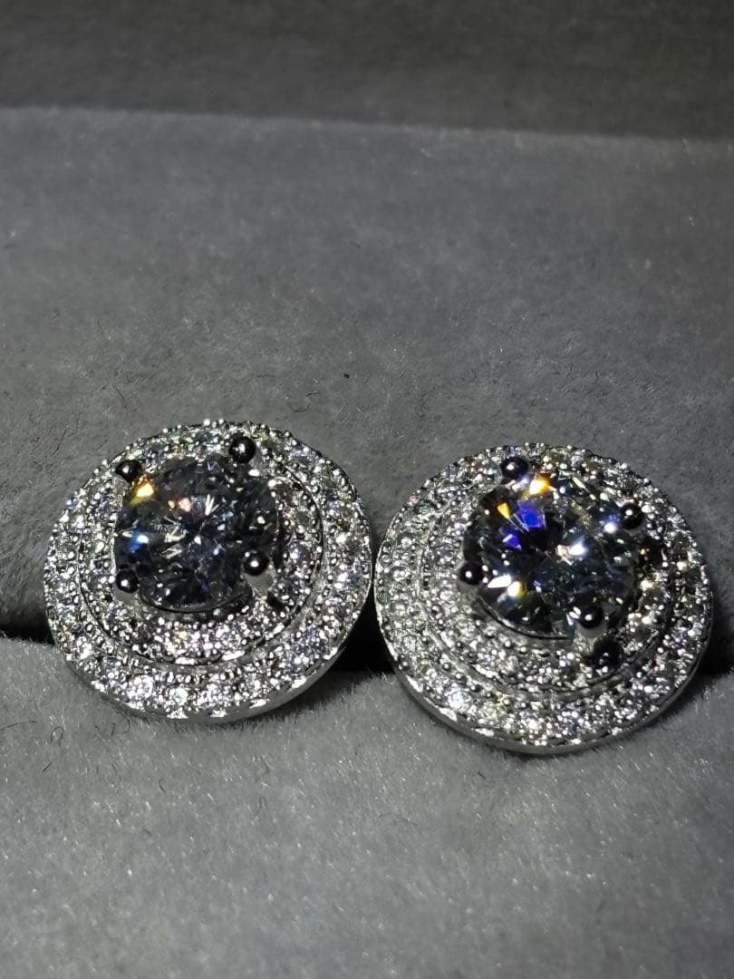 モアサナイト 10mm スタッズピアス 両耳