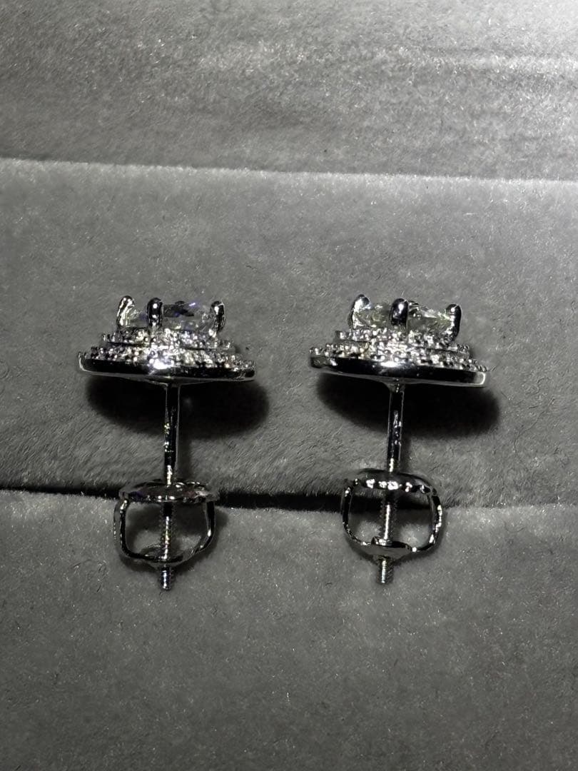 モアサナイト 10mm スタッズピアス 両耳