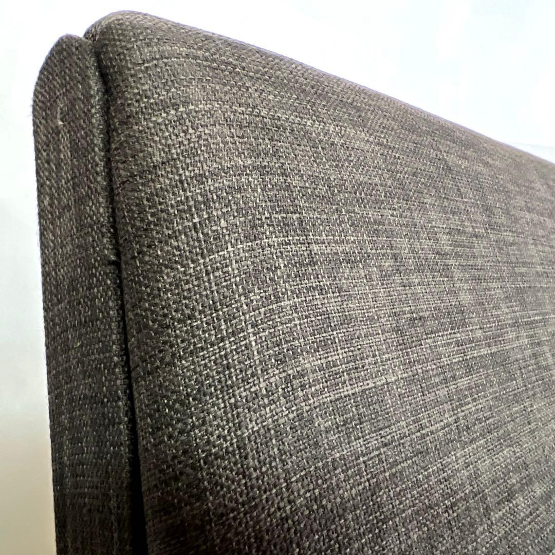 オーク無垢材フレームソファ・ダークグレーファブリック・横幅132cm