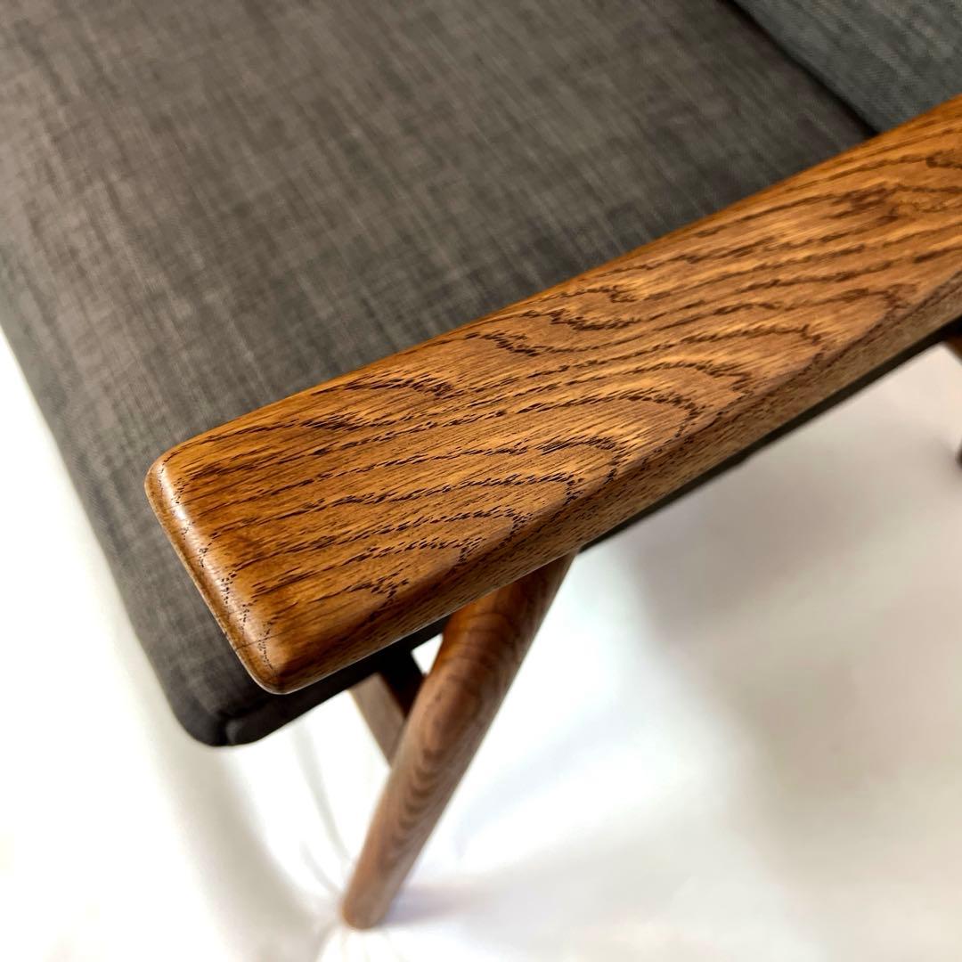 オーク無垢材フレームソファ・ダークグレーファブリック・横幅132cm