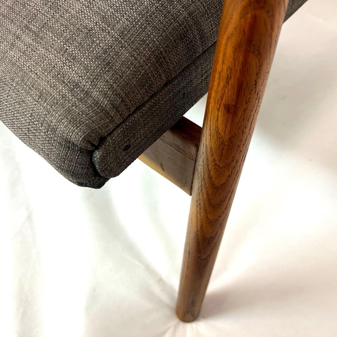 オーク無垢材フレームソファ・ダークグレーファブリック・横幅132cm