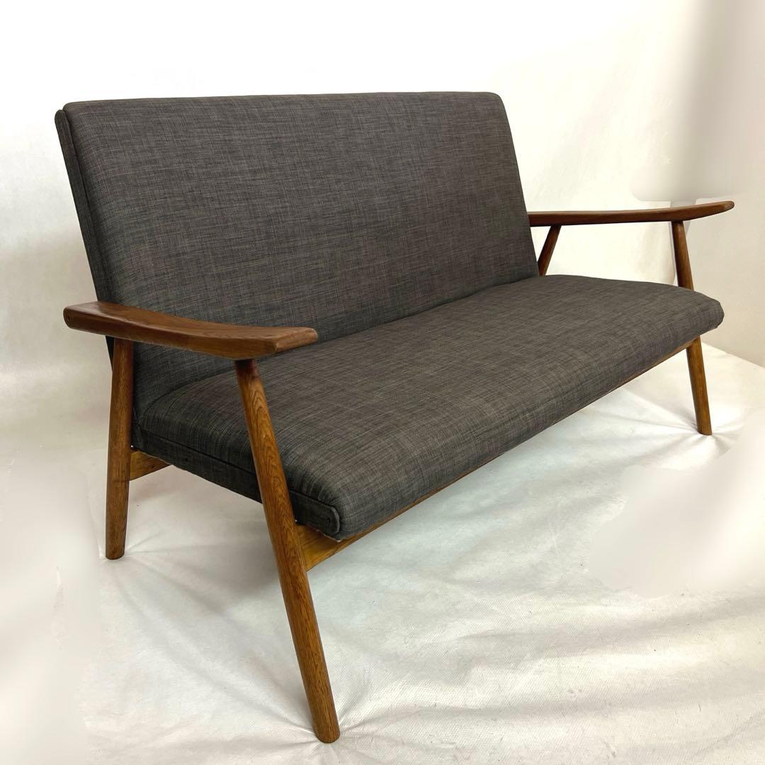 オーク無垢材フレームソファ・ダークグレーファブリック・横幅132cm