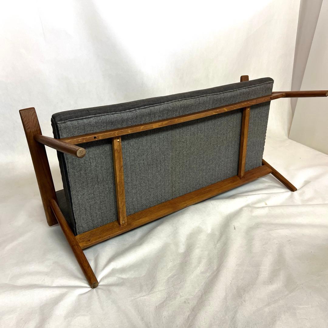 オーク無垢材フレームソファ・ダークグレーファブリック・横幅132cm