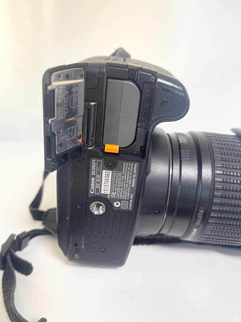 Canon EOS KISSデジタル一眼レフカメラセット 動作未確認