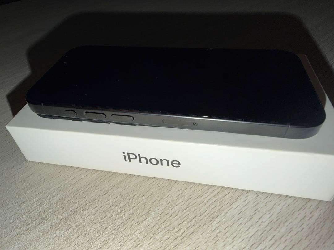 iPhone 15PRO 256GB ブラックチタニウム