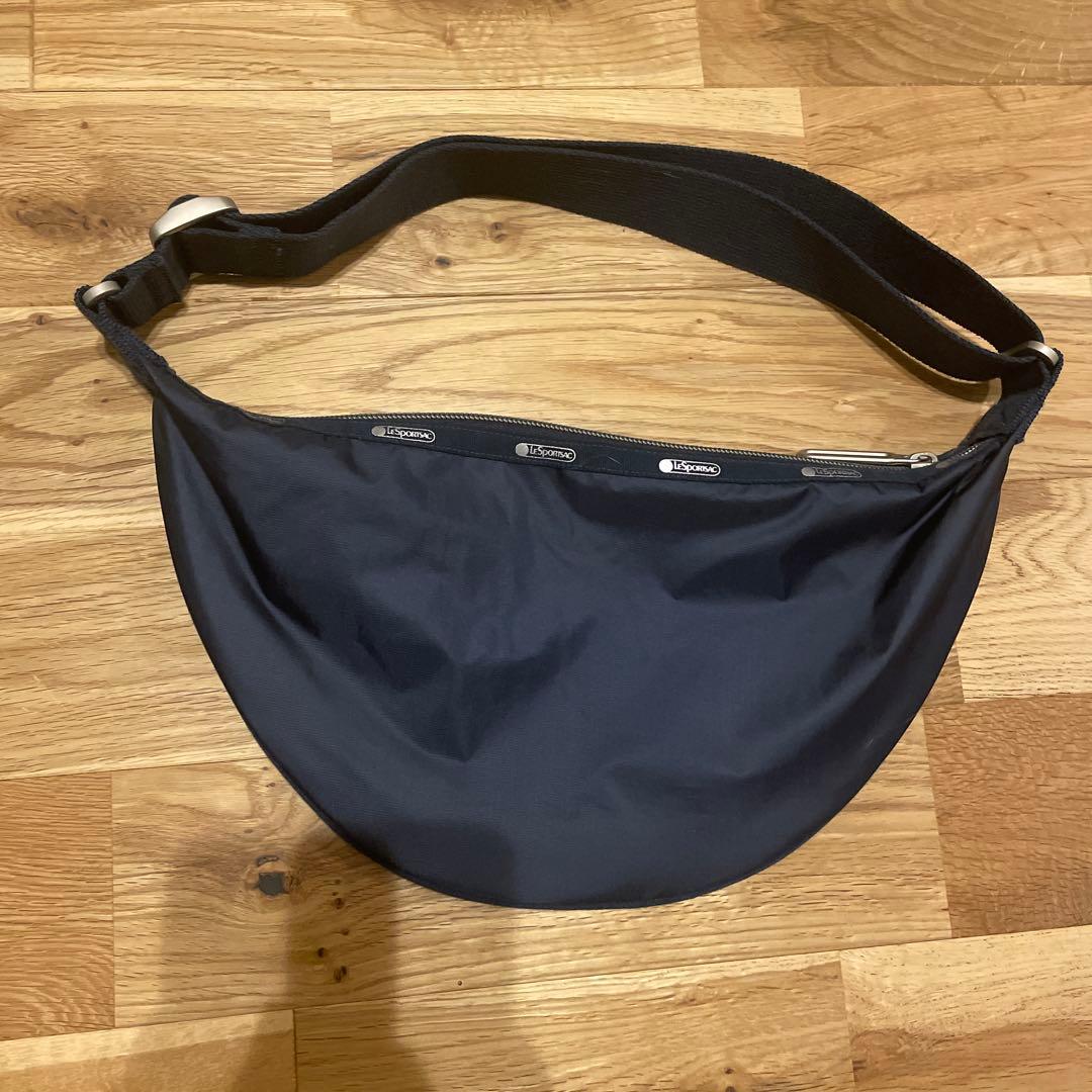 【新品】LeSportsacレスポートサック　エッセンシャル　ボディバッグ