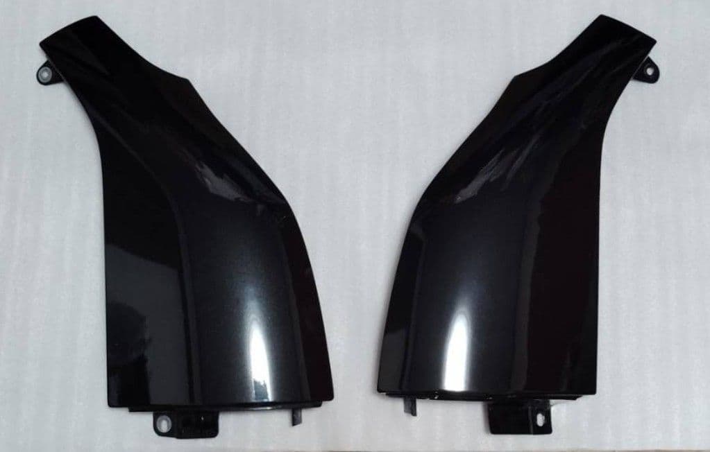 【美品】200系ハイエース 純正【ブラックM】スムージング コーナーパネル 左右