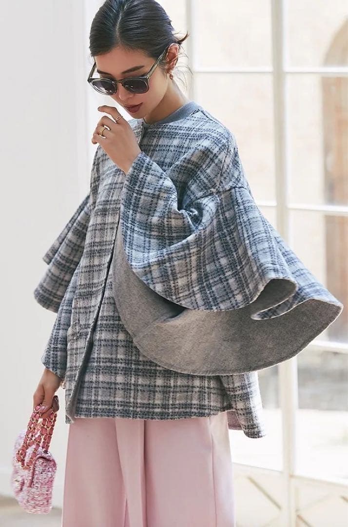 ♡新品タグ付♡ セブンテン　ラッフルスリーブリバーシブルコート　グレー