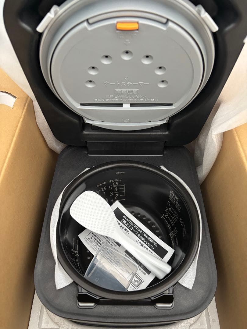 未使用　日立 炊飯器 5.5合 RZ-V100FM　K　ふっくら御膳