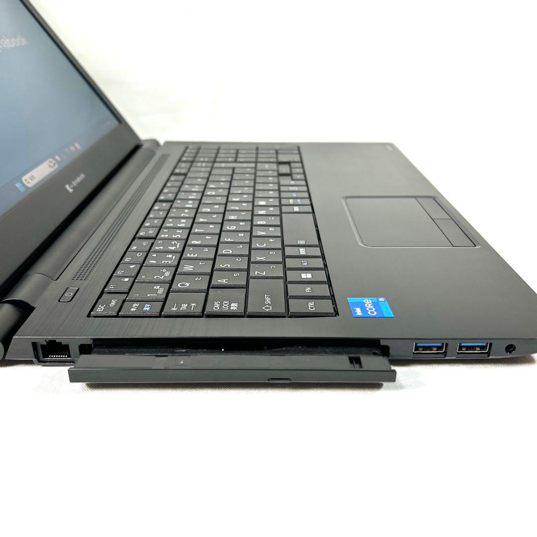 美品 TOSHIBA Dynabook B65/HU i5 256GB DVD