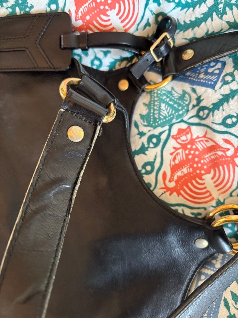 イヴ・サンローラン　ブラック　レザー　バック