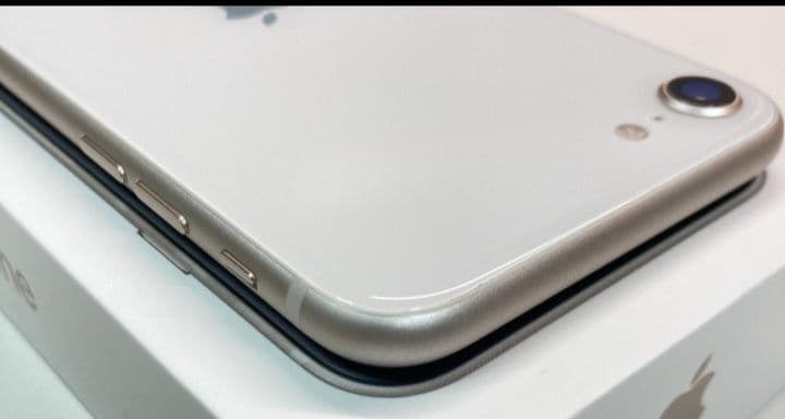 iPhoneSE3 64gb　極美品☆新品バッテリー