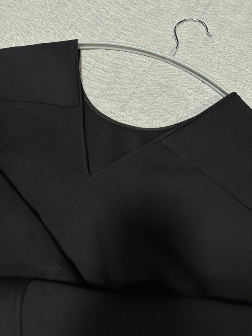 ルフィル ソフトダンボールスリットスリーブブラウス