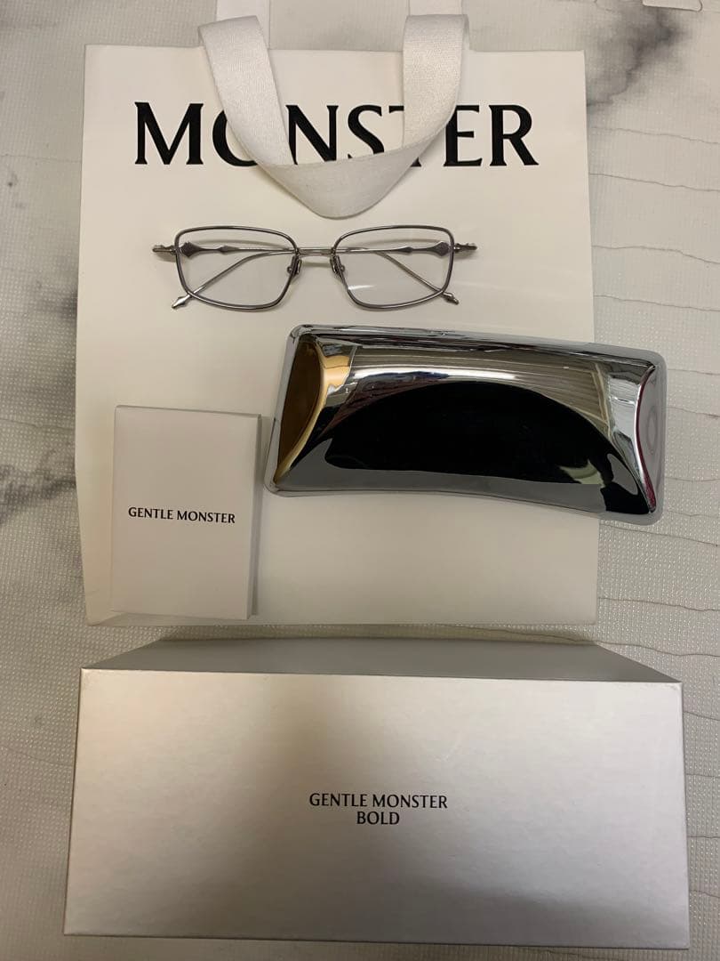 小物 GentleMonster BOLD Atomic