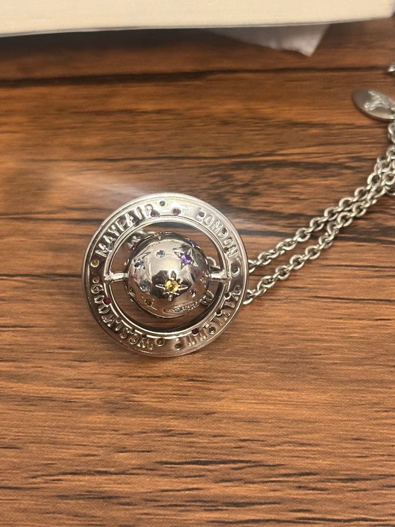 ヴィヴィアンウエストウッドMAN DEMETRIUS ORB ネックレスシルバー