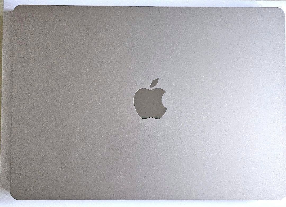 SALE‼️新品同様‼️★MacBookAir13インチM2チップ　スターライト