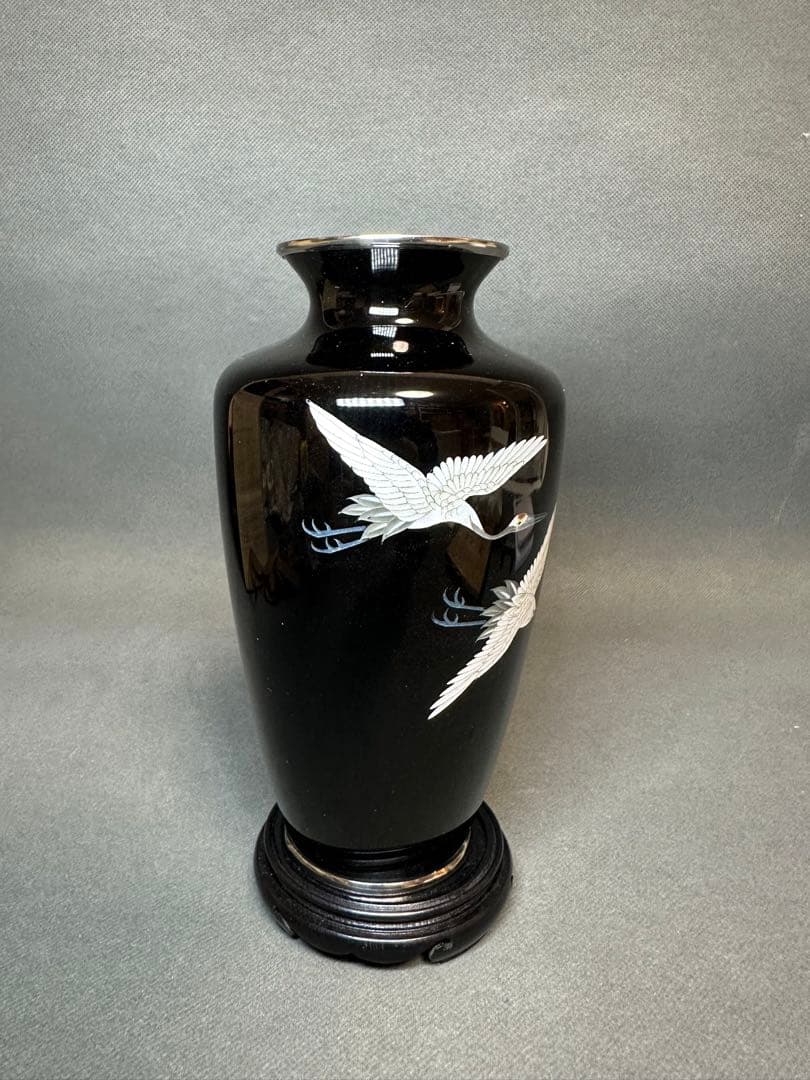 尾張七宝名工 七宝焼鶴文花瓶共箱 美品 服部良三作　アンティーク　コレクション