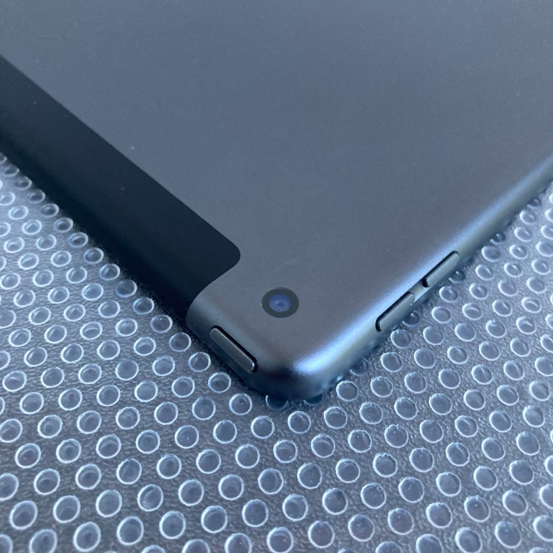 3607【早い者勝ち】電池最良好☆iPad8 第8世代 32GB SIMフリー☆