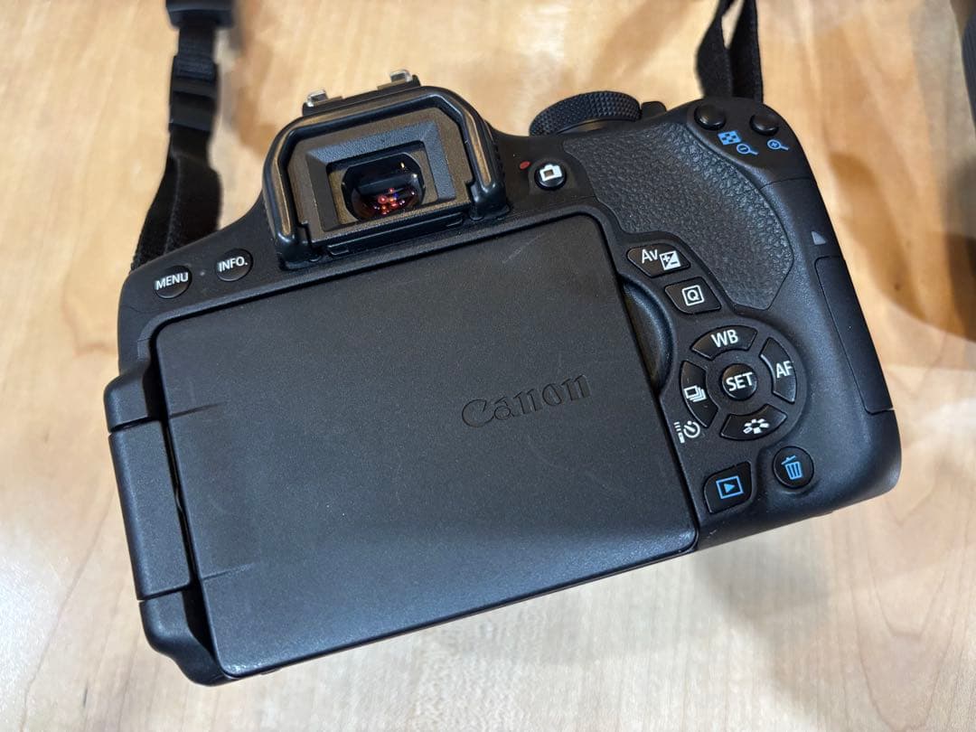 Canon EOS Kiss X8i レンズ2本付き