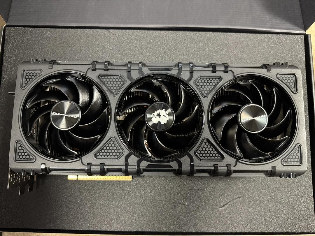 【美品】GAINWARD GFORCE RTX 5090 32GB