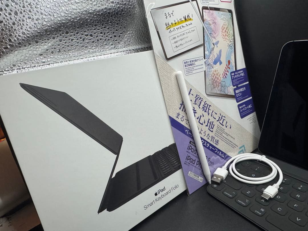 約90%画面きれいipadAir4純正キーボードケーススタイラスペン