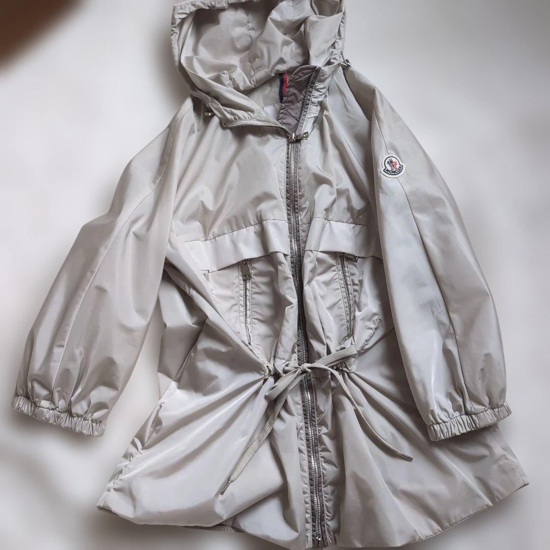 Moncler フード付きグレージャケット