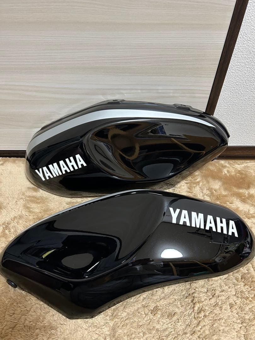 YAMAHA バイク タンク 黒 シルバー