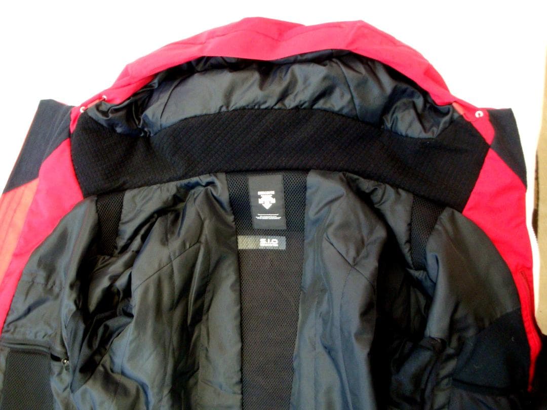 デサント スキーウェア 上下セット USED サイズ(Ｌ) 技術選着用モデル