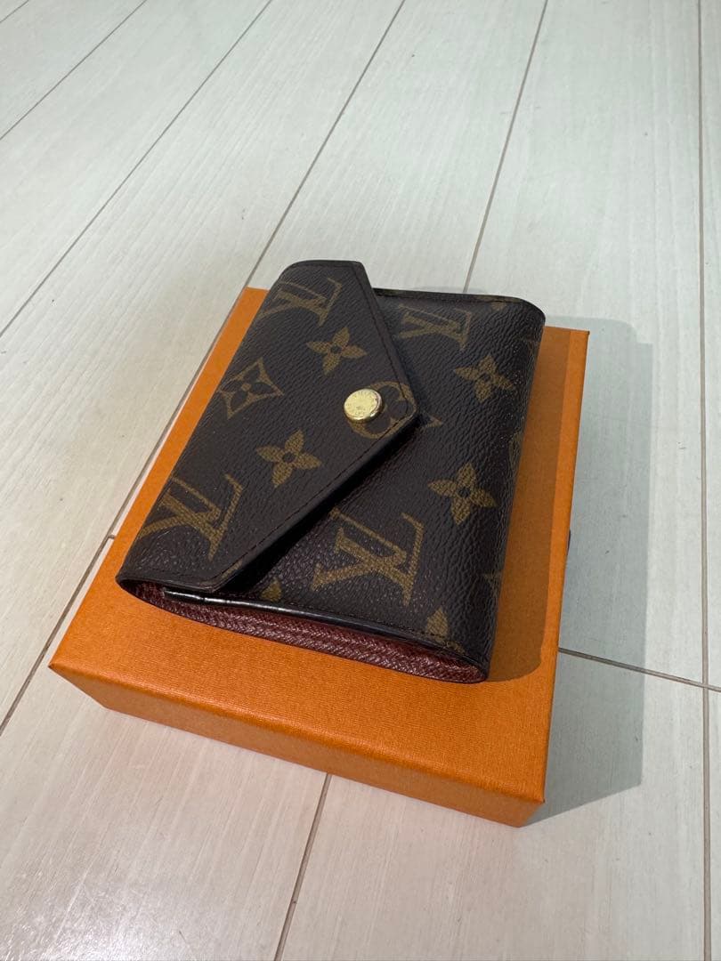 LOUIS VUITTON ポルトフォイユ・ヴィクトリーヌM62360モノグラム