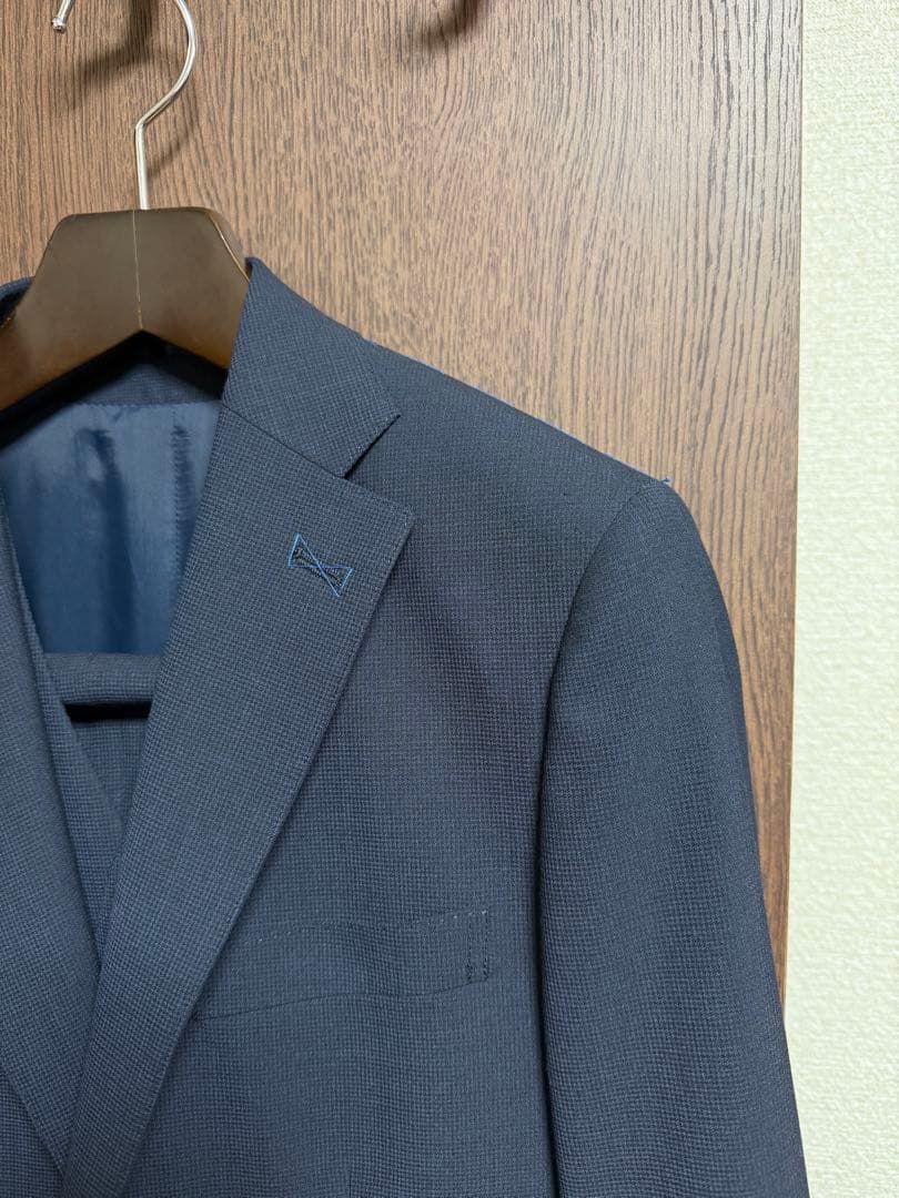 Y4新品未使用！高品質！素敵なネイビーマイクロチェック3ピーススーツ！最新モデル