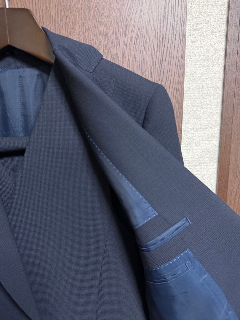 Y4新品未使用！高品質！素敵なネイビーマイクロチェック3ピーススーツ！最新モデル