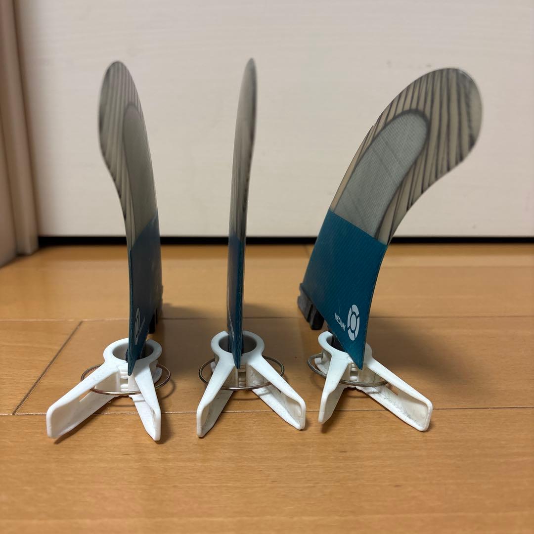 J*N様 美品　FCS2 PERFORMER M サーフボード　トライフィン　3