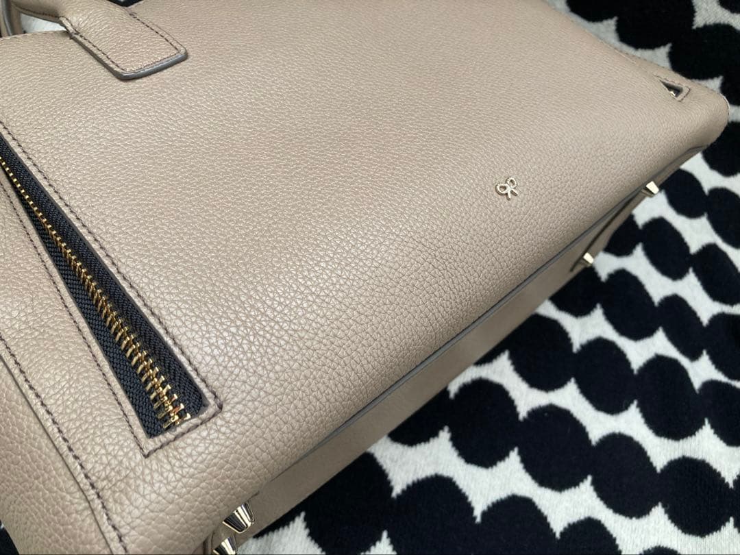 アニヤハインドマーチ maxi zip top handle バッグ　グレージュ