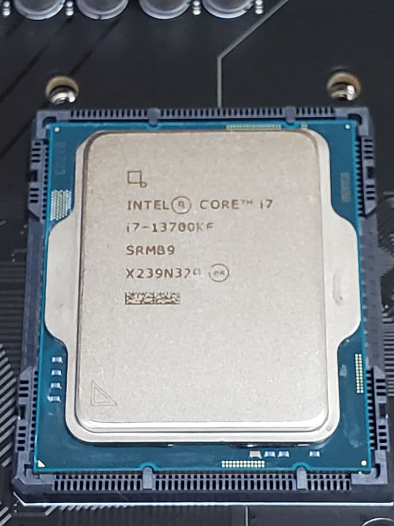 i7-13700KF コルセアメモリ16gb×４ msi z790-p