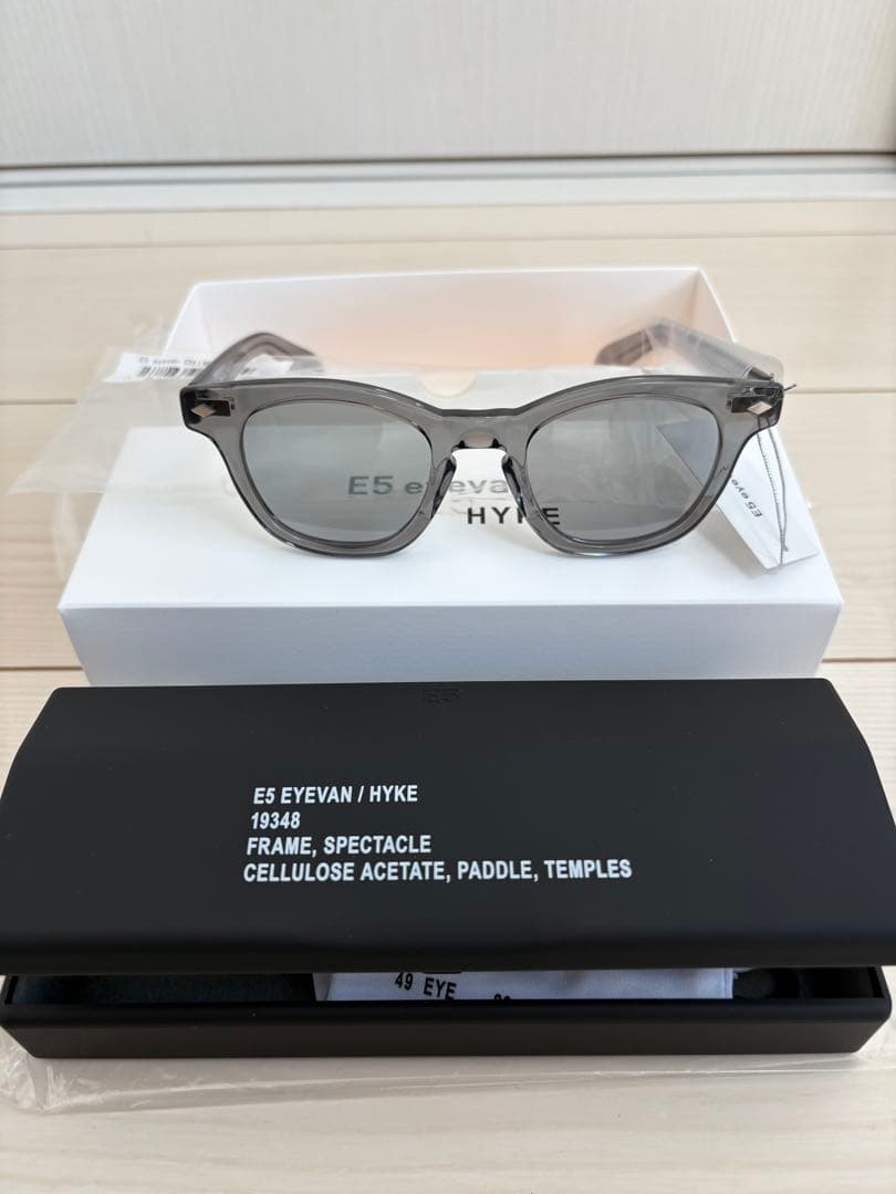 HYKE × EYEVAN サングラス