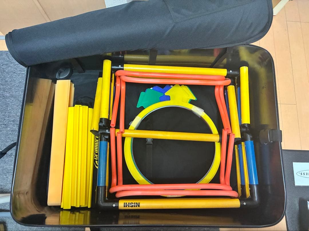 大型ハードケース付き｜トレーニング用品まとめ売り（ハードル・スティックラダー等）