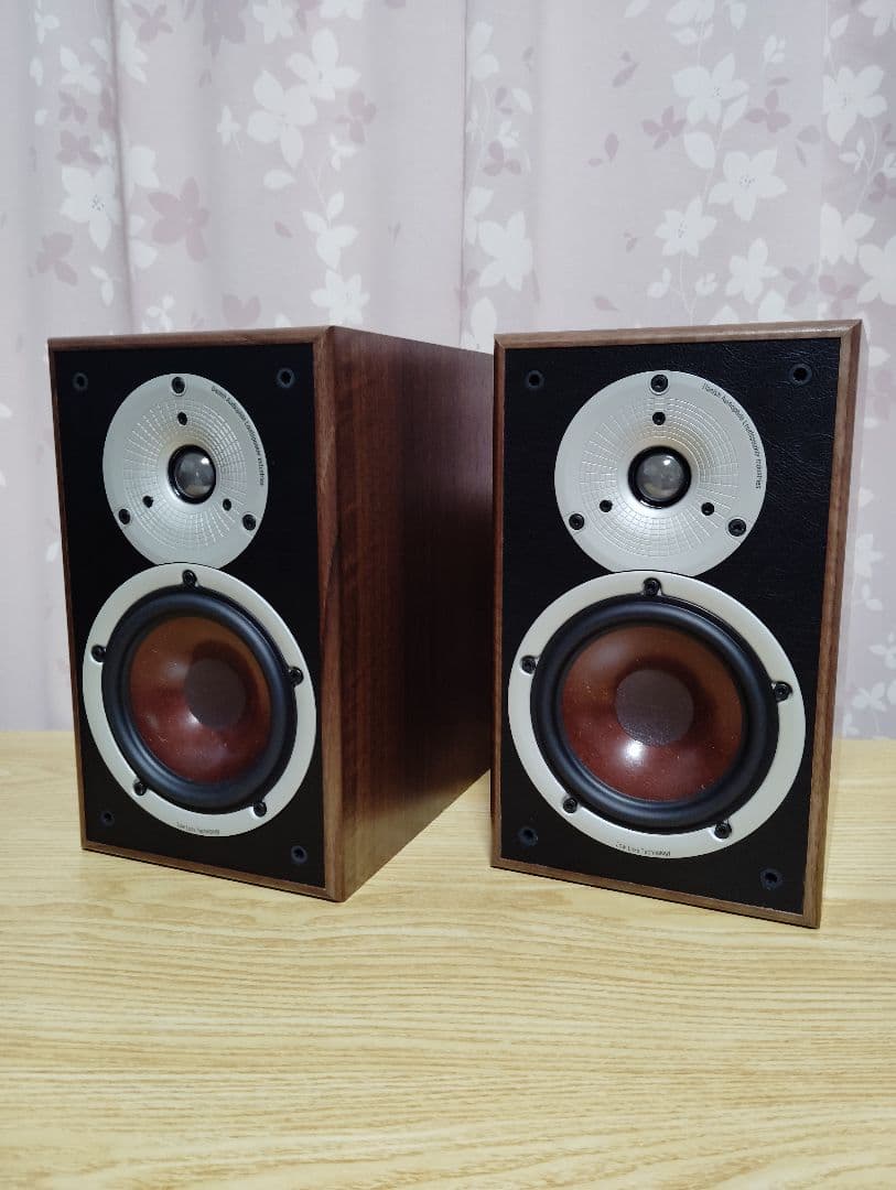 DALI スピーカー　SPECTOR２ ウォルナット　ペア