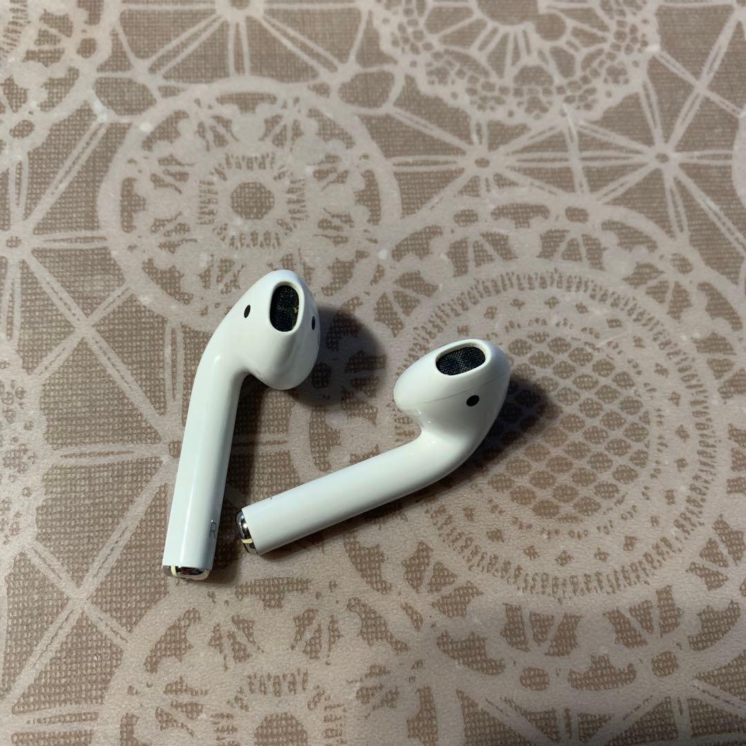 AirPods (第2世代) 充電ケース付き