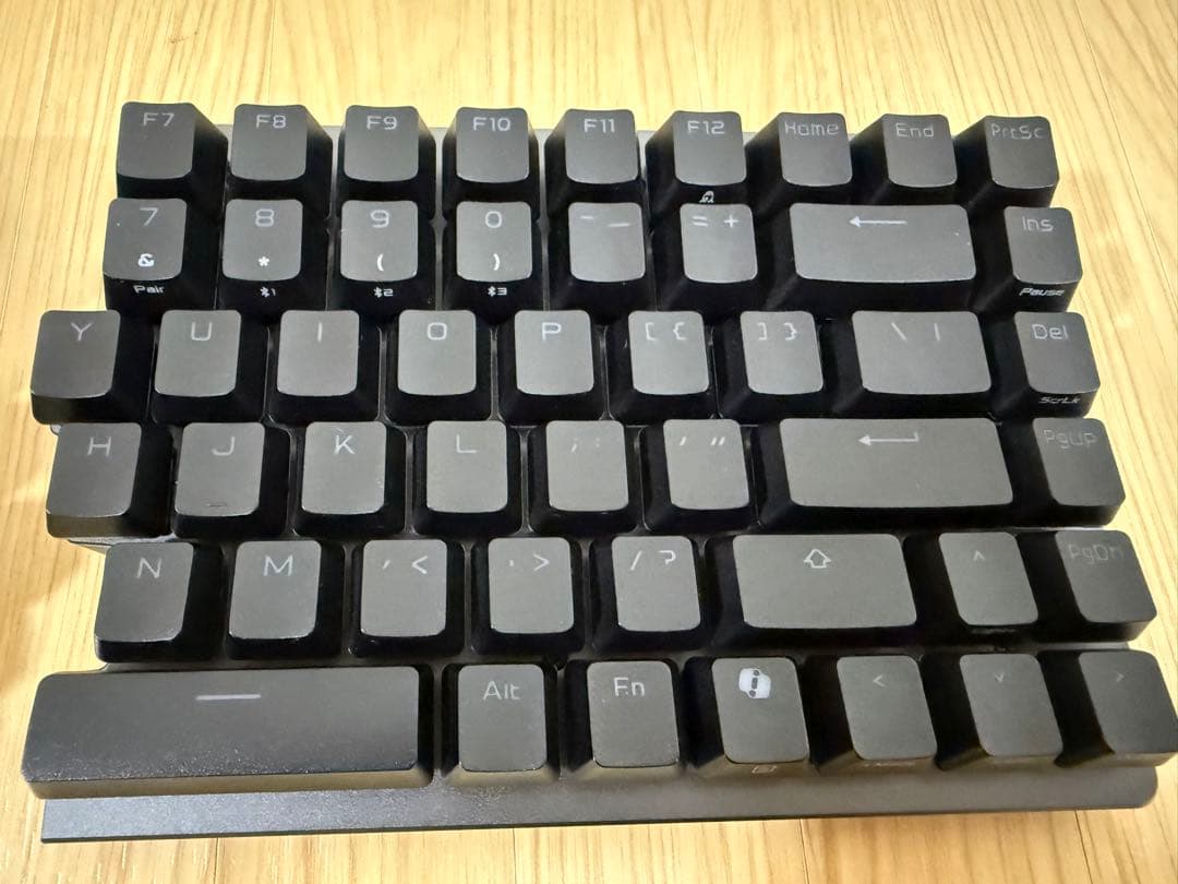 ROG Falcata 磁気ゲーミングキーボード