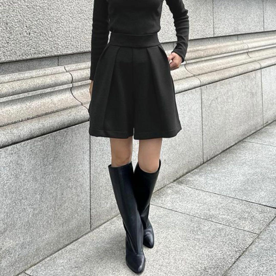 【極美品】JENNEジェンヌ 日本製美ラインストレッチキュロット