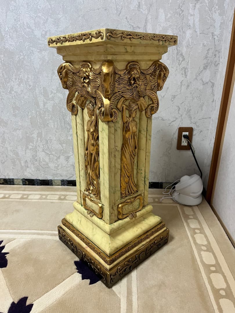 装飾的なアンティーク花瓶台