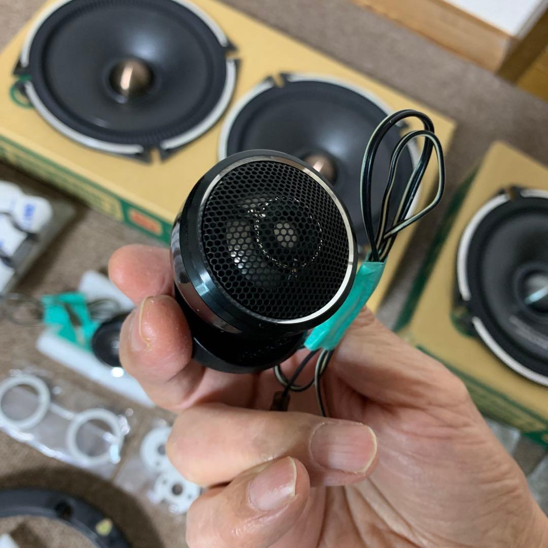 アルパインウーファー４台＋パイオニアツィーター2台（ネットワーク付き）＋バッフル